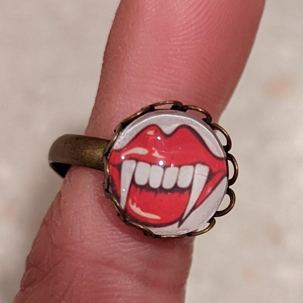 Gothic Goth Red Fang Lip Finger Ring Adjustable Diameter Size 5/8'' 3/4'' 7/8''